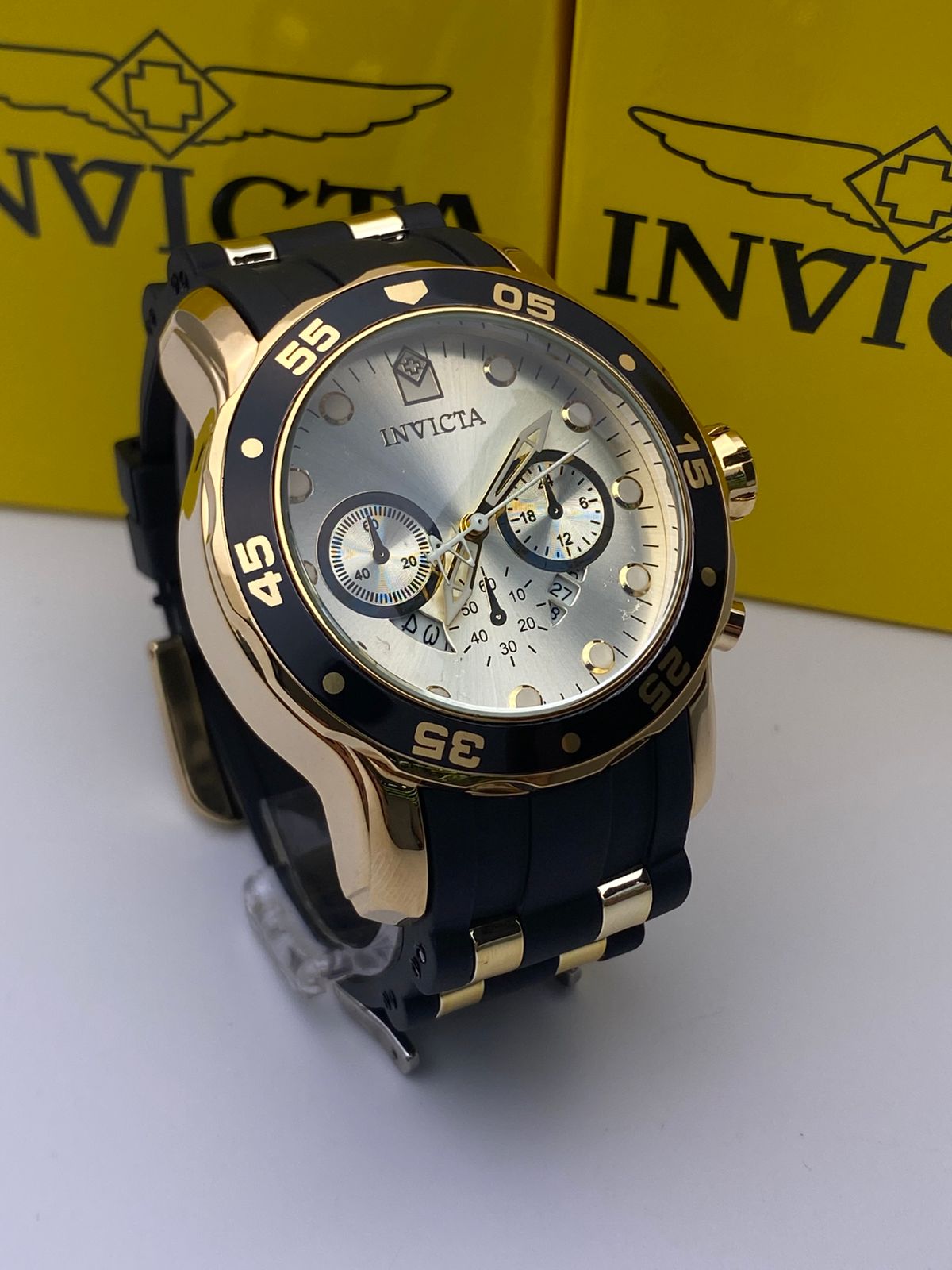 Invicta Pro Diver pulso Silicona Negro con Dorado- Fondo Plateado