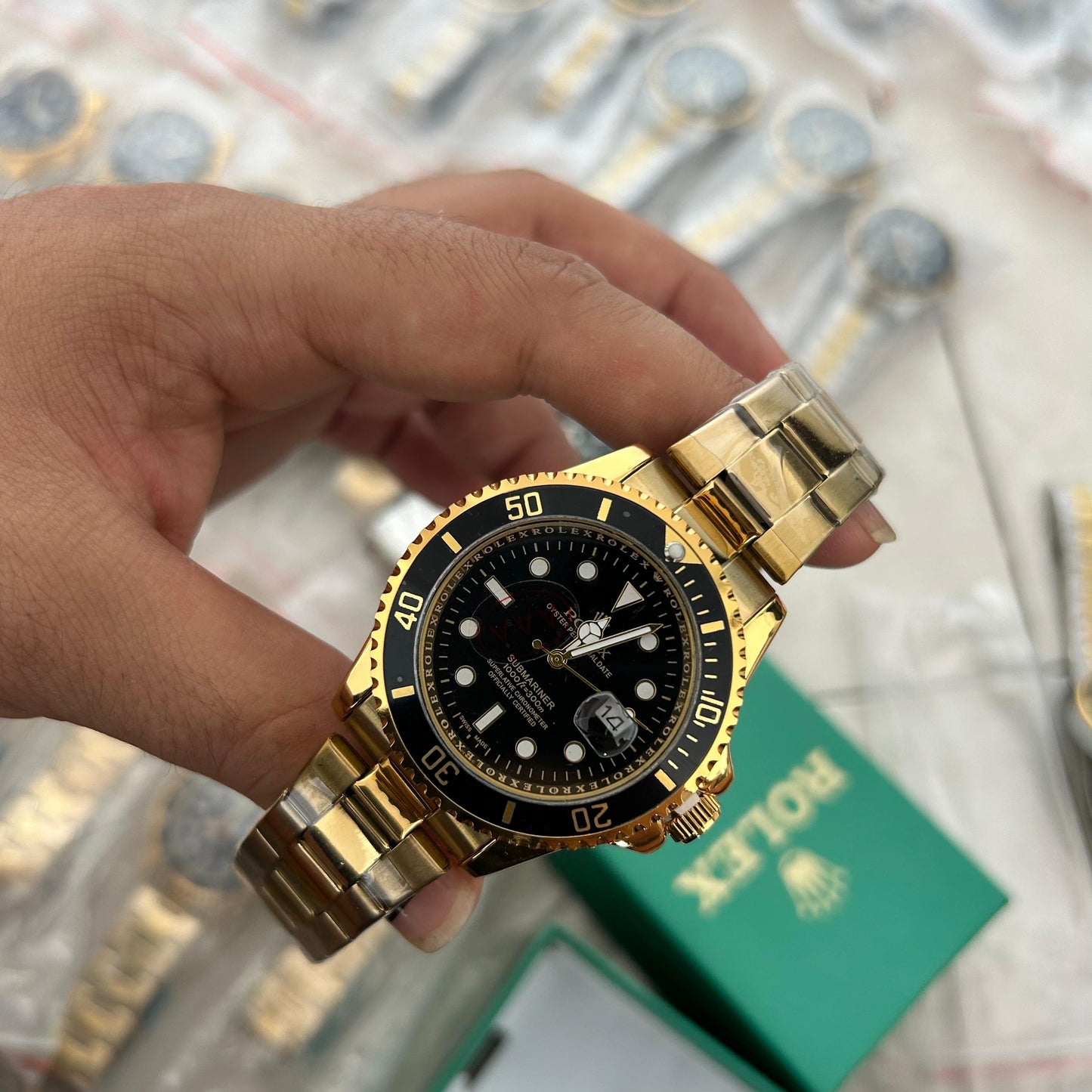 Rolex Submariner Dorado fondo Negro